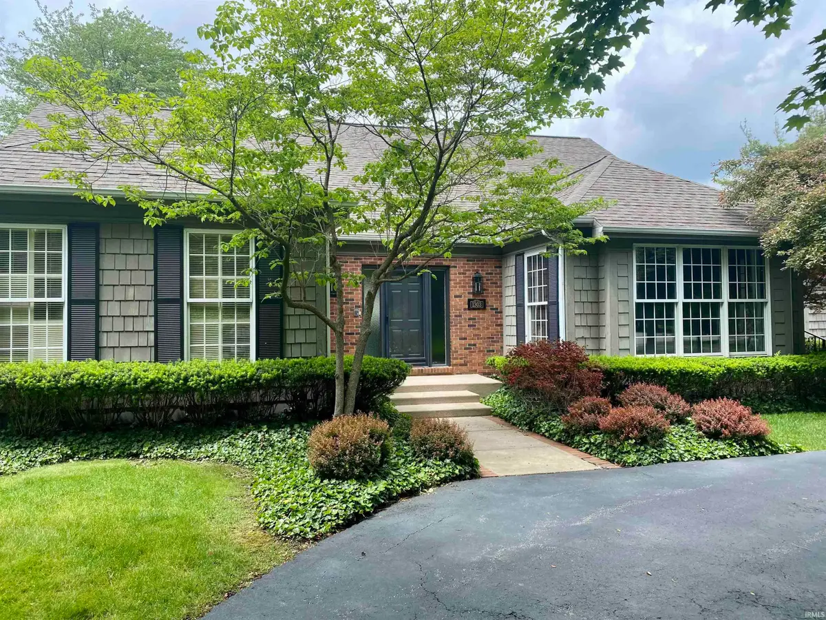 1303 E Erskine Manor Hill, South Bend, IN 46614 - Image #1