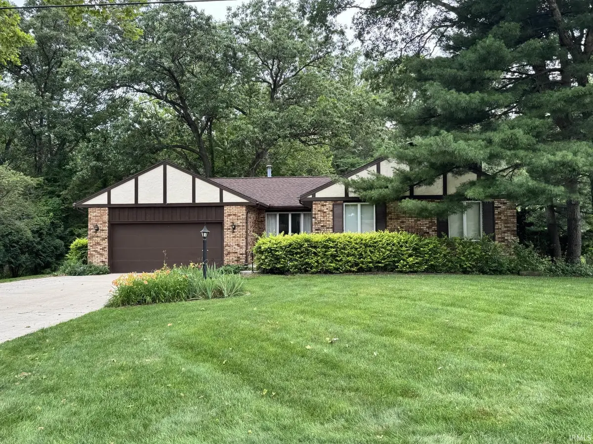 55045 Cobus Lane, Elkhart, IN 46514 - Image #1