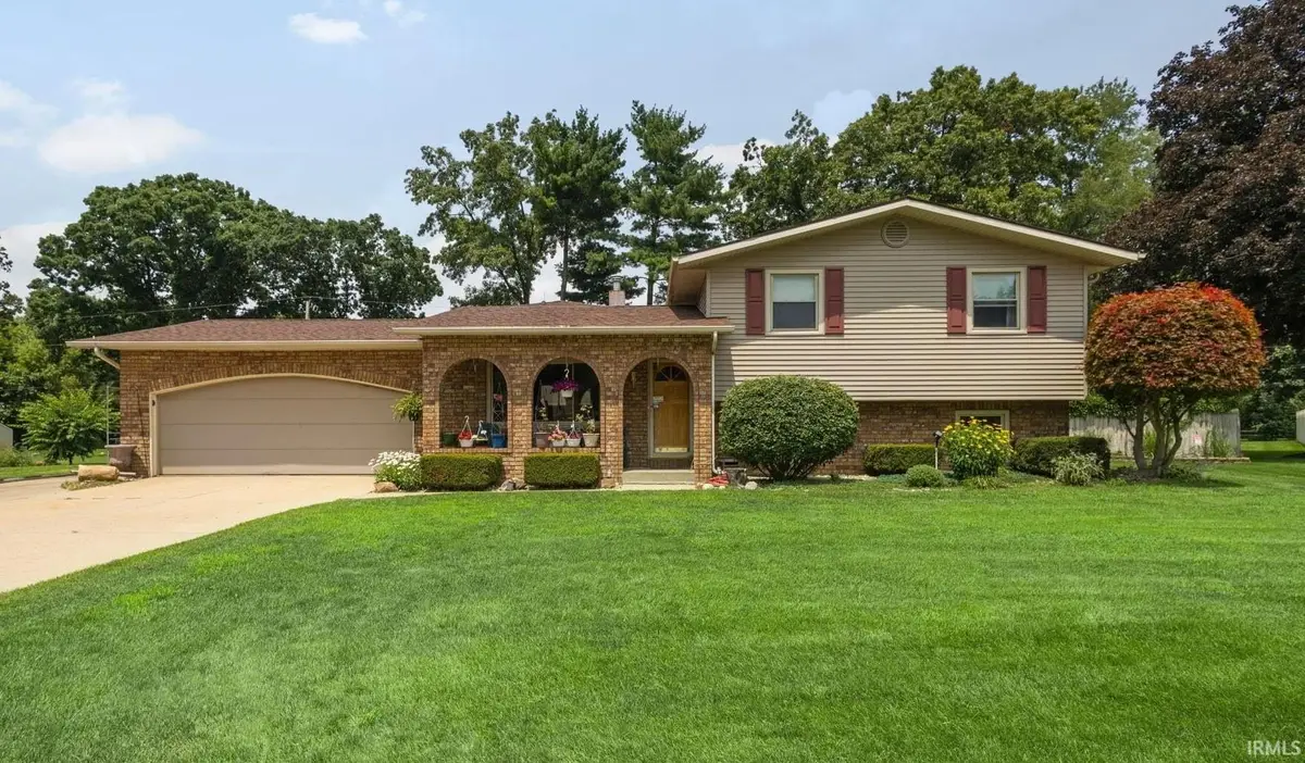52526 Farmingdale Drive, Granger, IN 46530 - Image #1