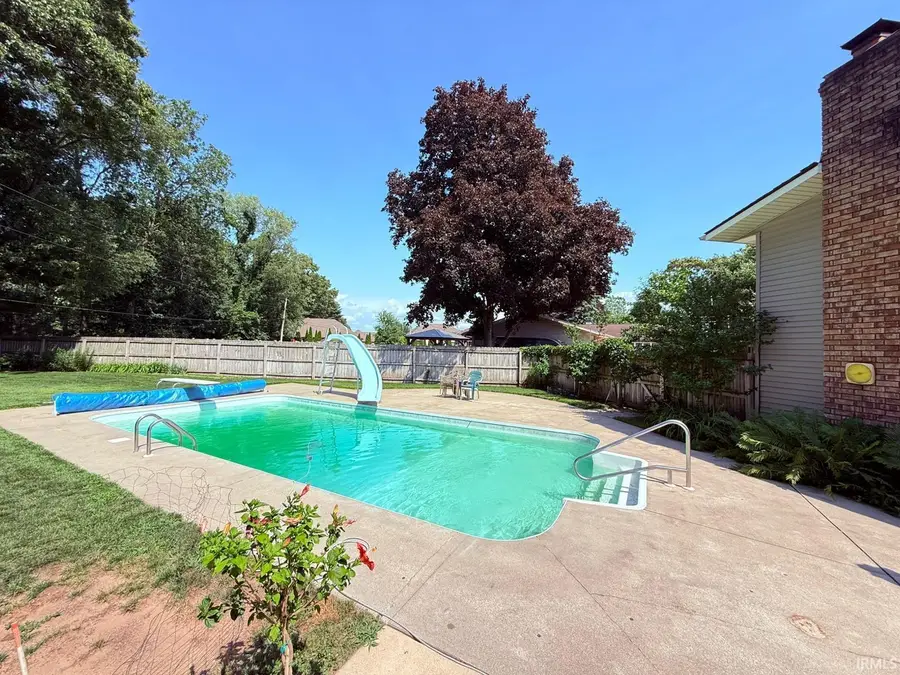 52526 Farmingdale Drive, Granger, IN 46530 - Image #3