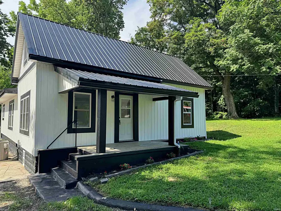 305 E Jefferson Street, Edwardsport, IN 47528 - Image #2