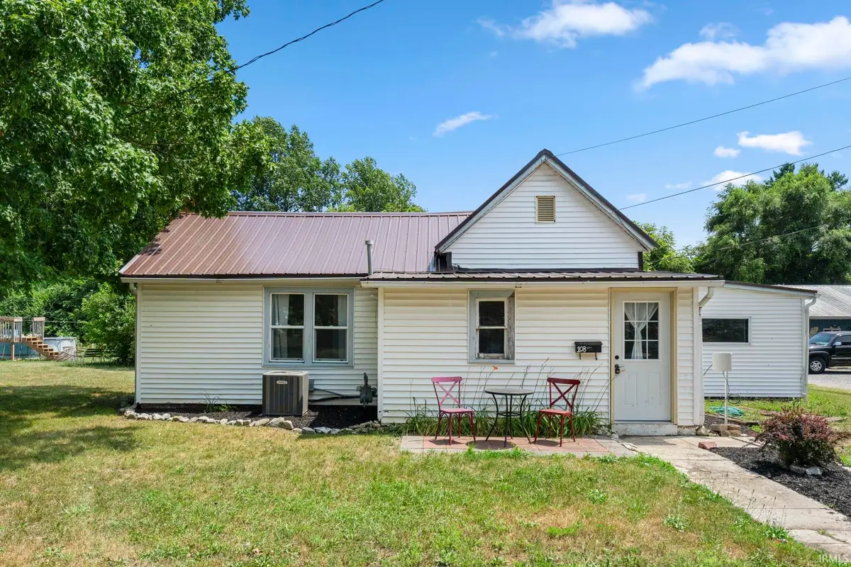 108 W Smith Street, South Whitley, IN 46787 - Image #1