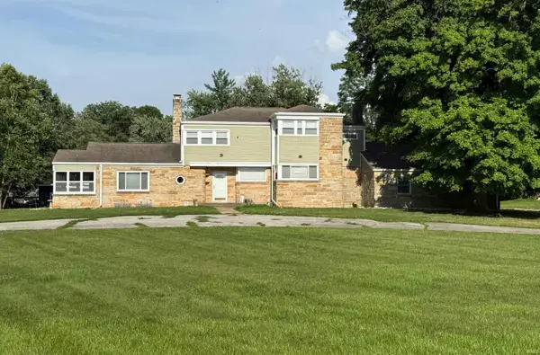 5 Green Acres Road, Washington, IN 47501
