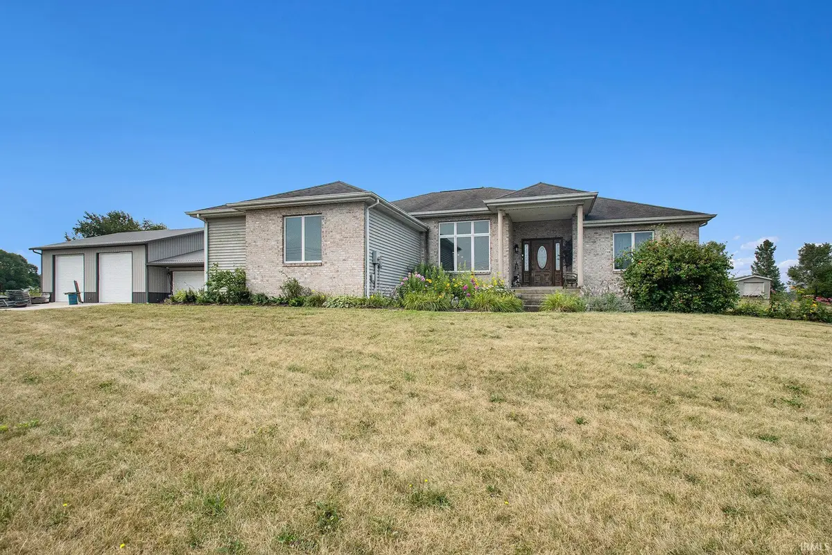 4715 W 200 S Road, Warsaw, IN 46580 - Image #1