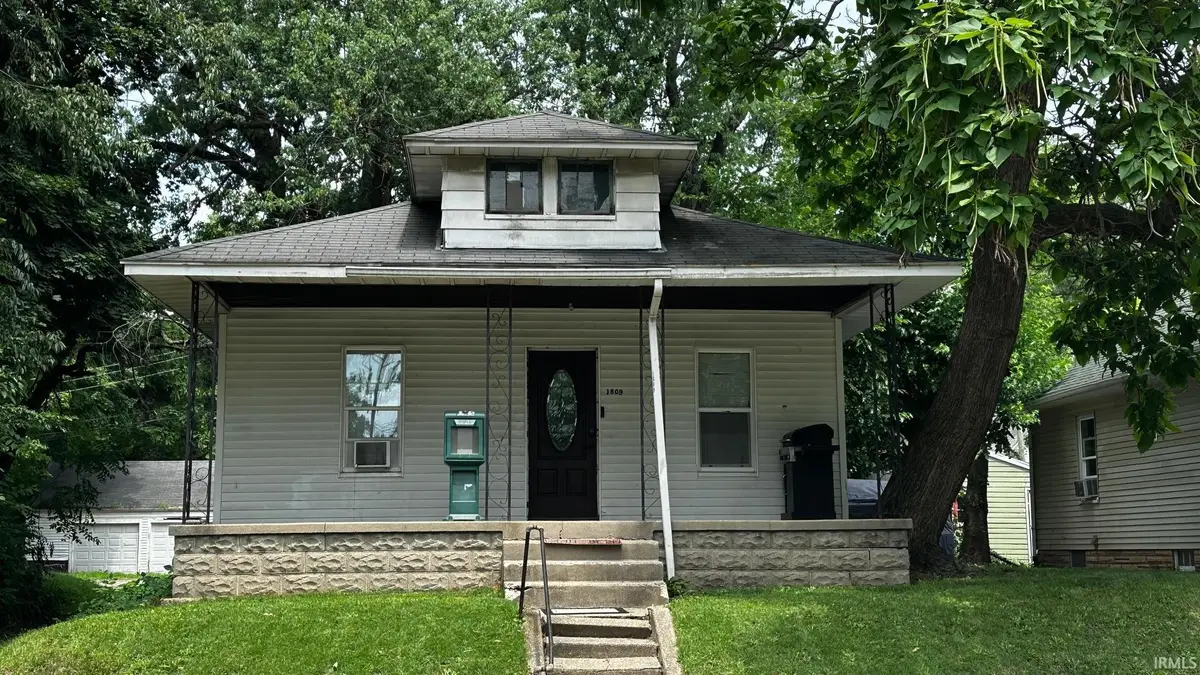1809 Elwood Avenue, South Bend, IN 46628 - Image #1