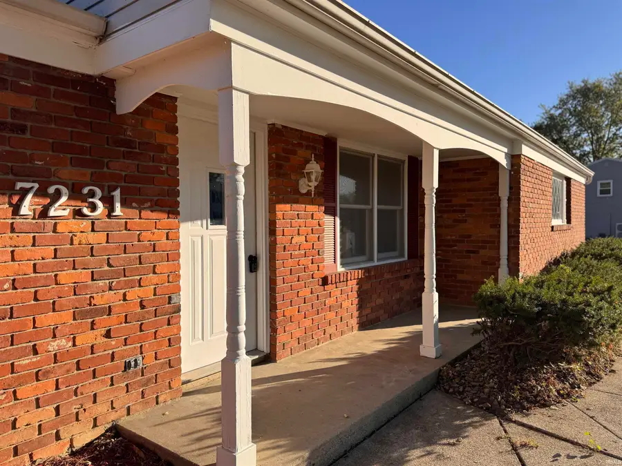 7231 Treverton Drive, Fort Wayne, IN 46816 - Image #2