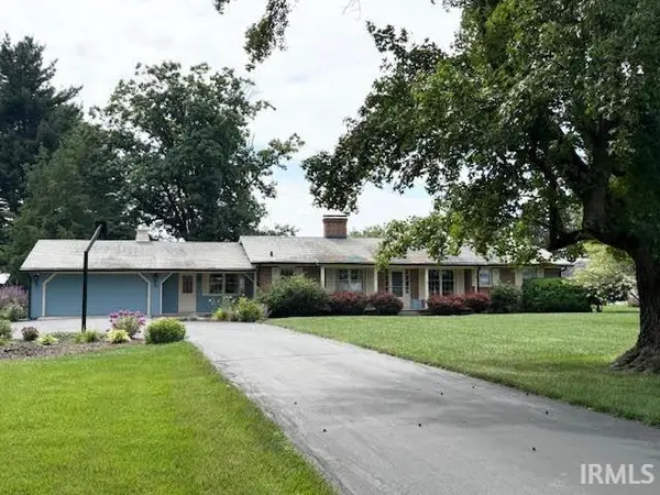 208 Park Row, Flora, IN 46929