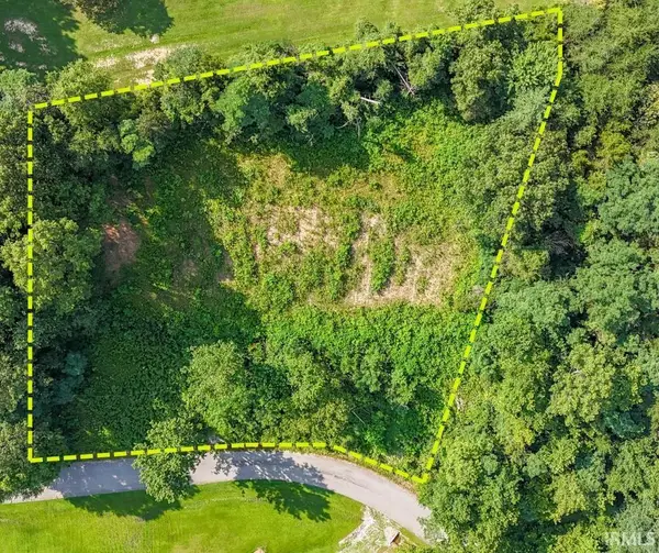 E Apache Trail, North Vernon, IN 47265