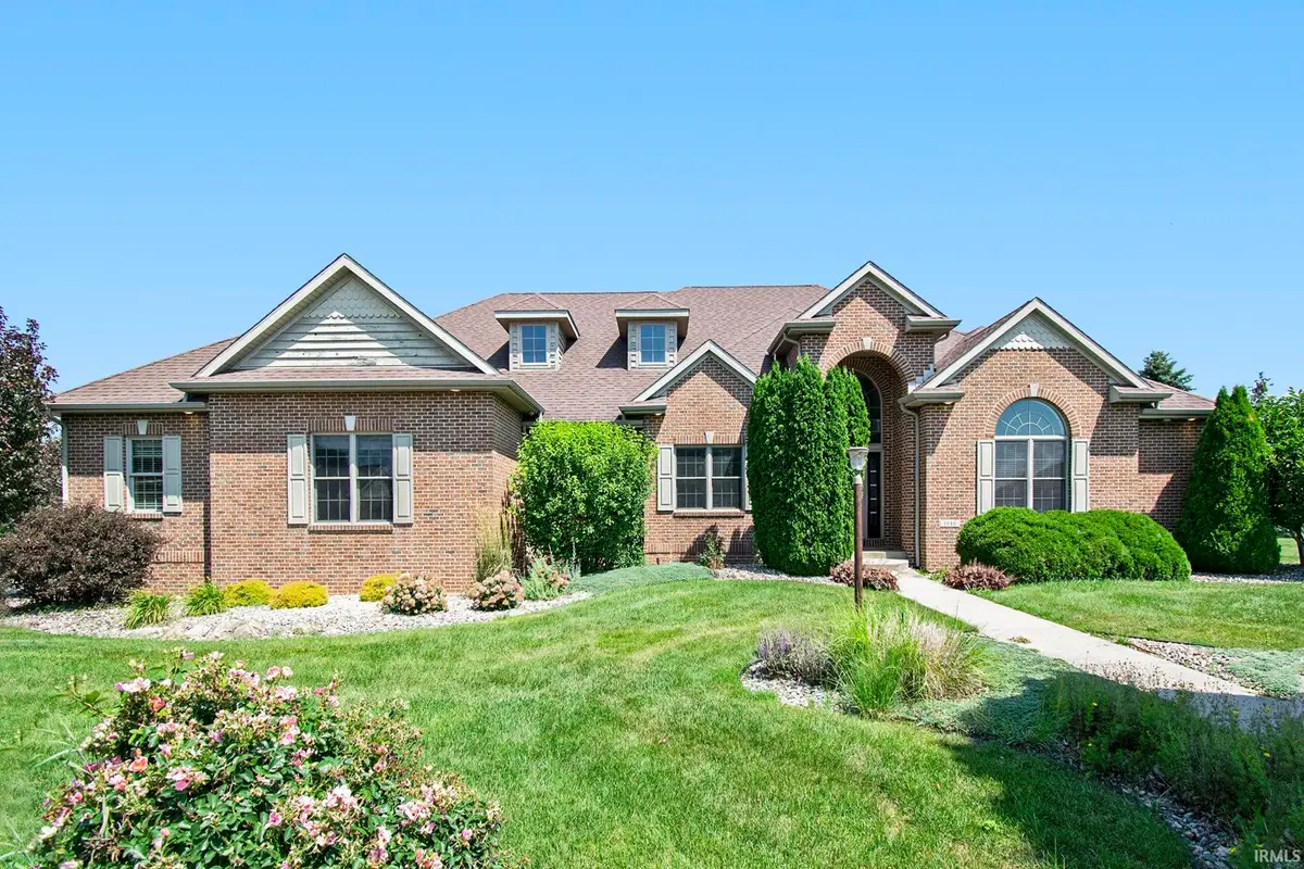 1946 Country Circle South, Nappanee, IN 46550 - Image #1