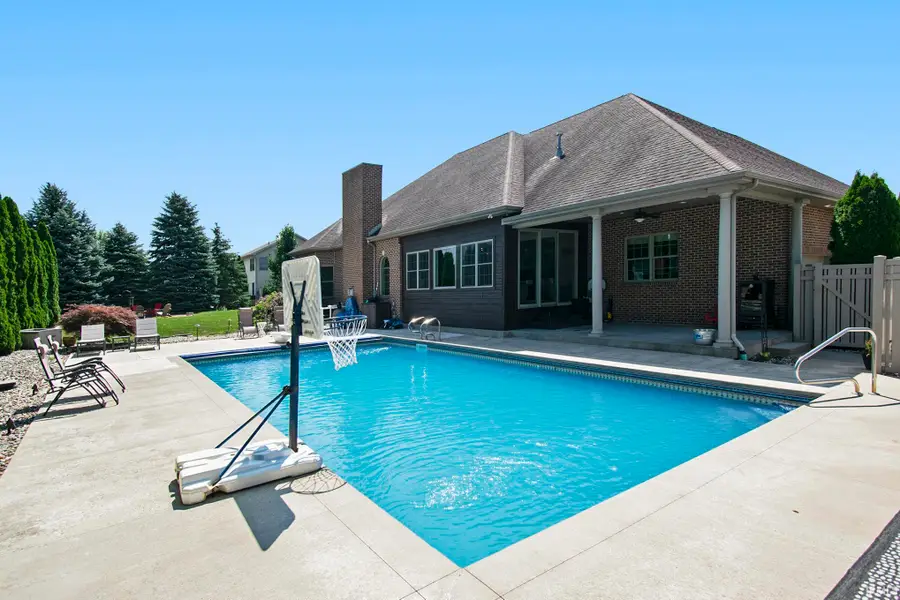 1946 Country Circle South, Nappanee, IN 46550 - Image #3