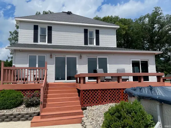 9071 N Shore Drive, Bremen, IN 46506