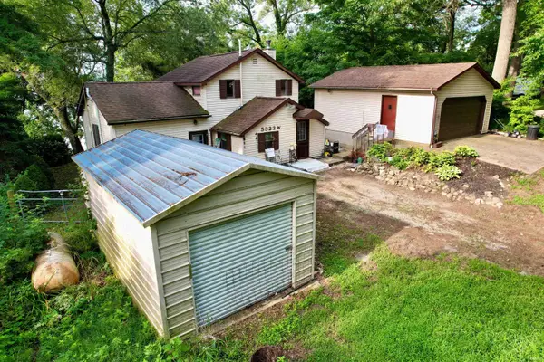 5323 W Diamond Lake Road, Wawaka, IN 46794