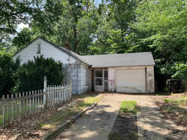 55175 Moss Road, South Bend, IN 46628