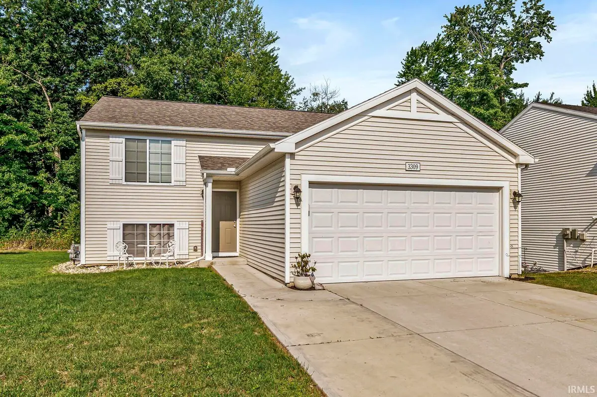 3309 W Chapel Hill Drive, Mishawaka, IN 46545 - Image #1