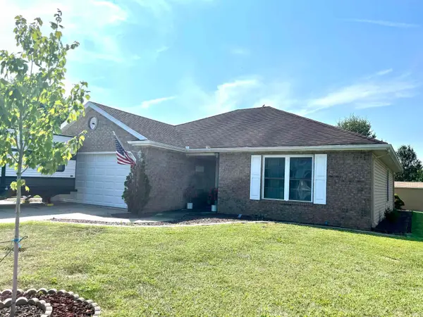 209 W Savannah Drive, Huntingburg, IN 47542