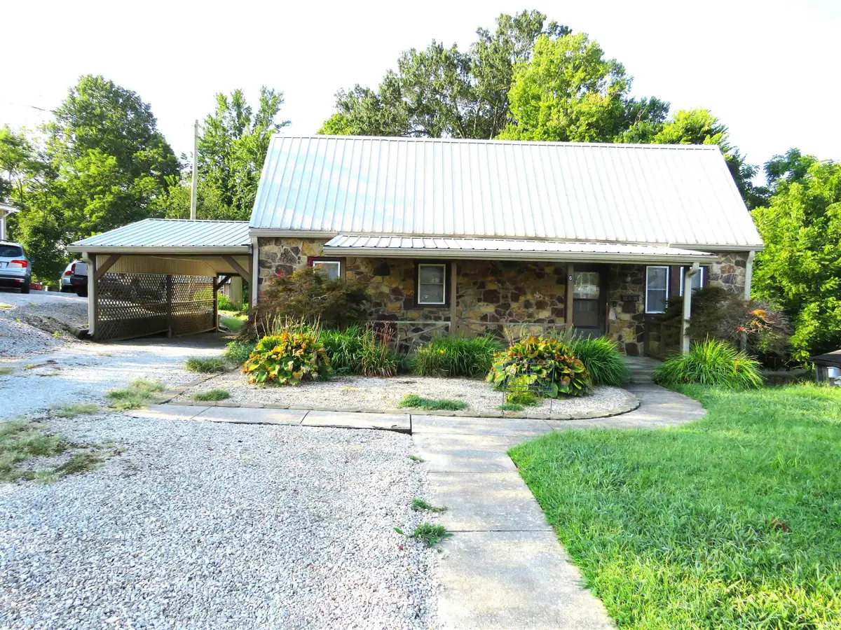 6 East Judson St, Bloomfield, IN 47424 - Image #1