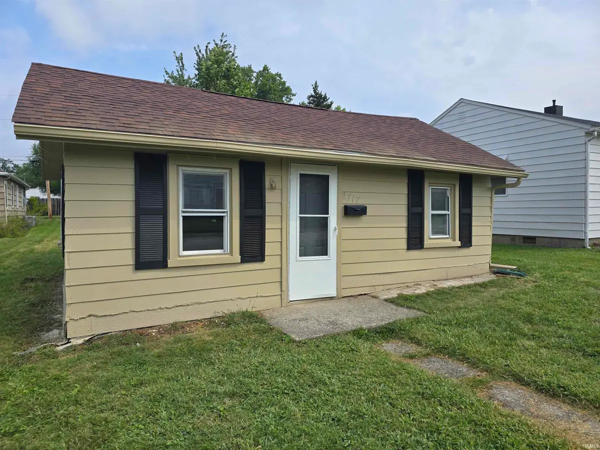 2717 Clara Avenue, Fort Wayne, IN 46805 - #1