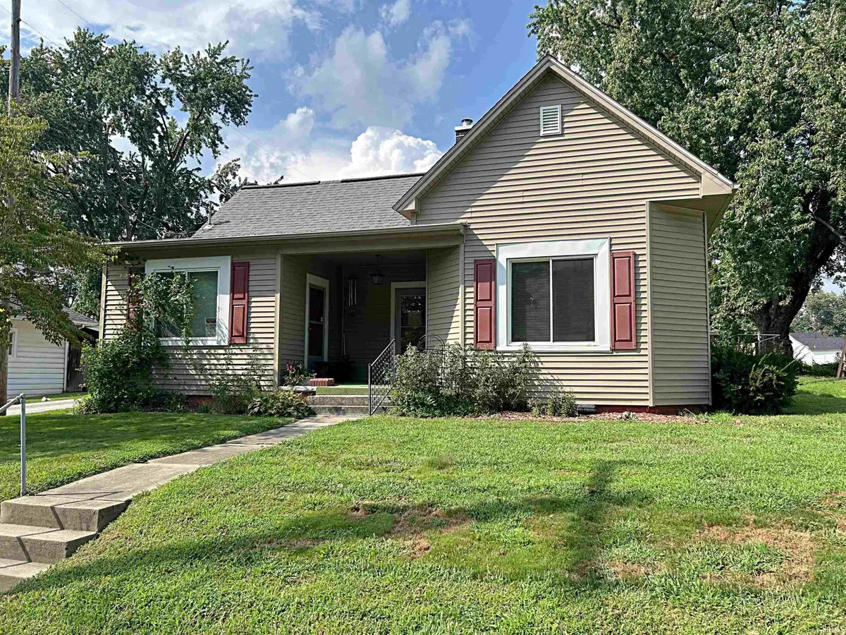 902 Center Street, Washington, IN 47501 - #1