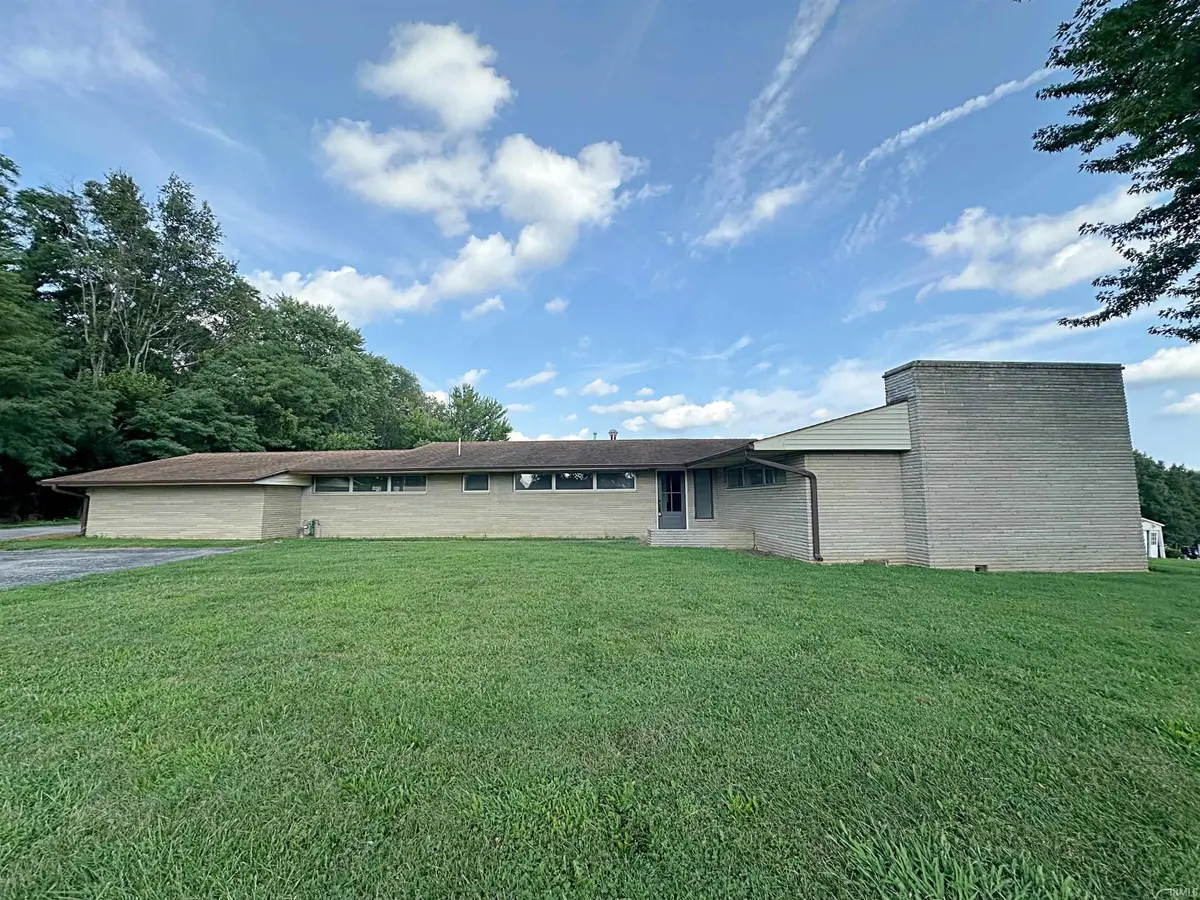 916 N State Road 57, Washington, IN 47501 - Image #1