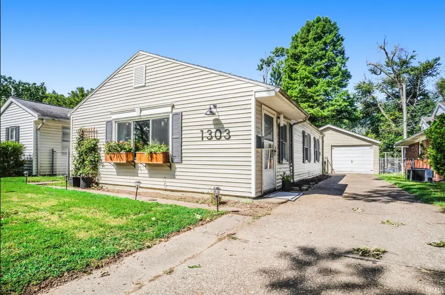 1303 S Saint James Boulevard, Evansville, IN 47714 - Image #2