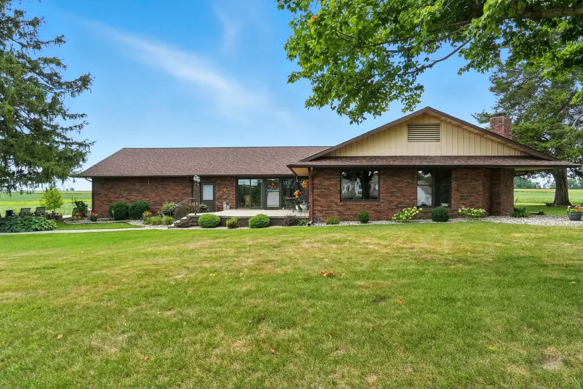 7555 W River Road, South Whitley, IN 46787 - Image #1