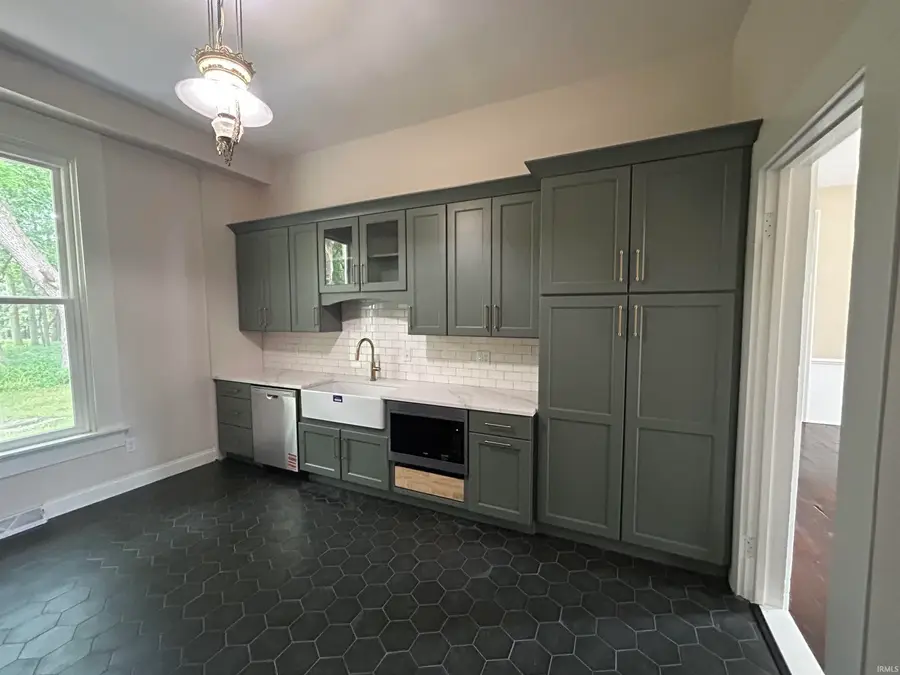 732 W Michigan Street, New Carlisle, IN 46552 - Image #3