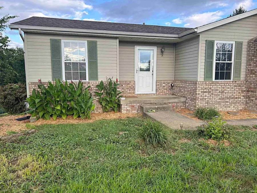 690 E Southridge Road, Loogootee, IN 47553 - Image #2