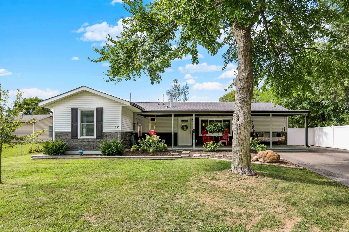 652 Mooreland Drive, New Whiteland, IN 46184 - Image #1