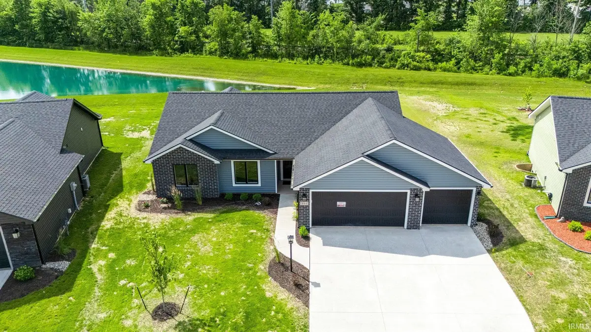 884 Lagonda Trail, Fort Wayne, IN 46818 - Image #1