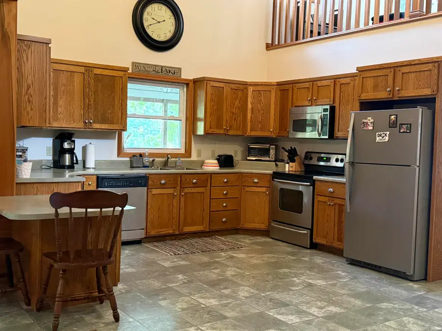 657 Patricia S-side Lane, Bedford, IN 47421 - Image #2