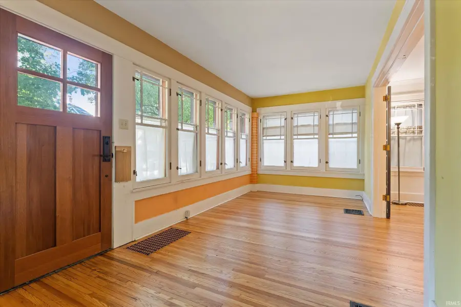 212 Marquette Avenue, South Bend, IN 46617 - Image #2