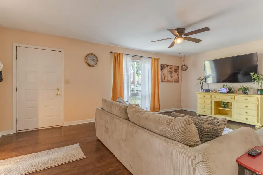 6833 Concord Drive, Newburgh, IN 47630 - Image #2