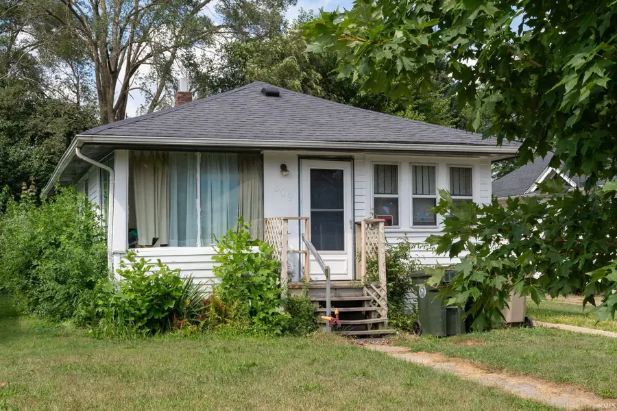 809 E Fairview Avenue, South Bend, IN 46614 - Image #2