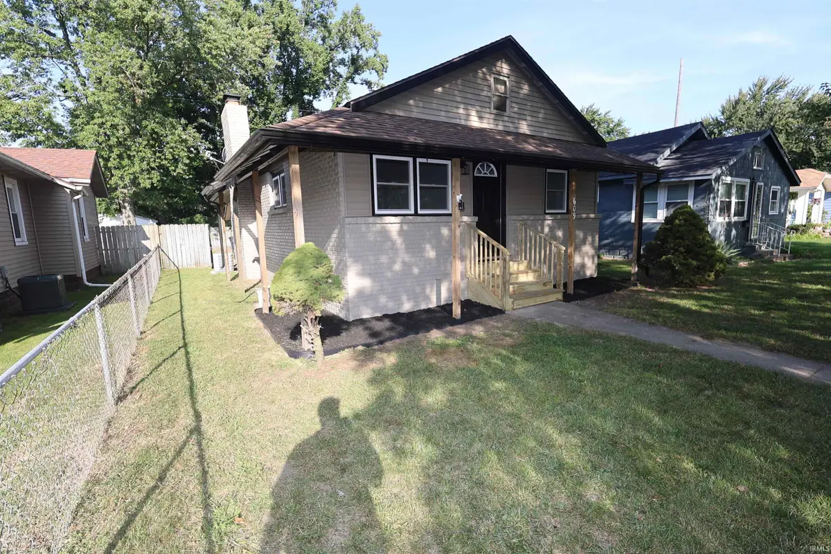 609 S 32nd Street, South Bend, IN 46615 - Image #1