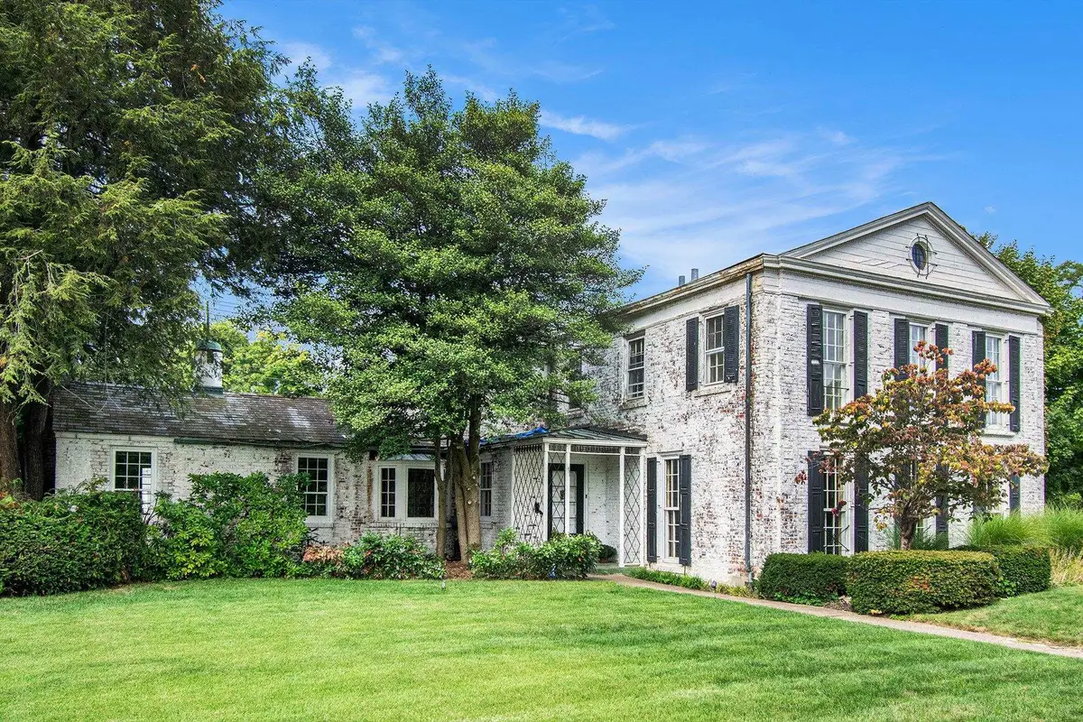 453 Edgewater Drive, Mishawaka, IN 46545 - Image #1