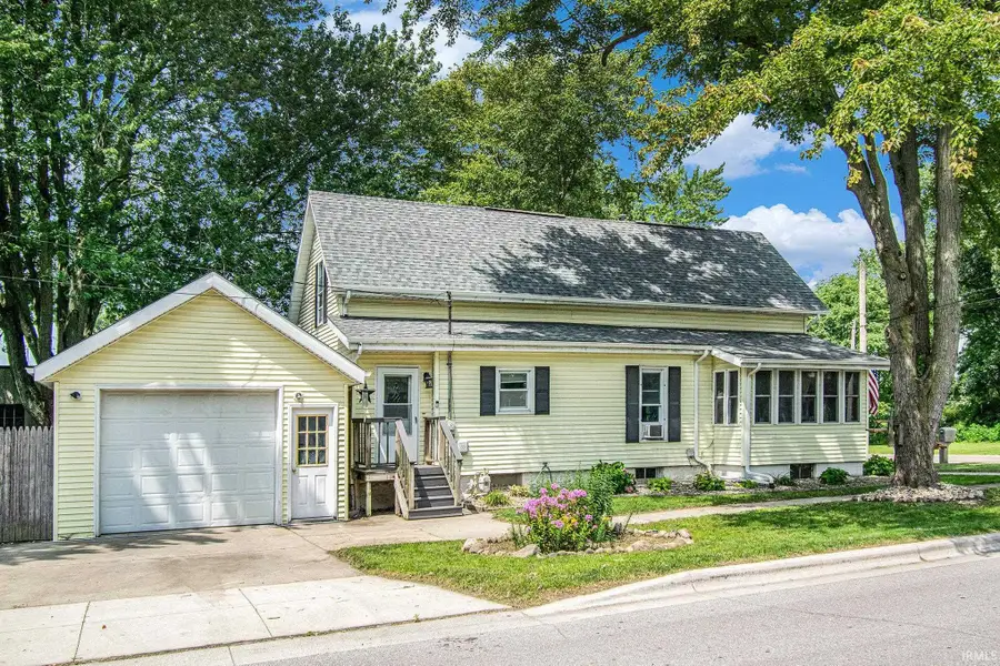 317 E Waterford Street, Wakarusa, IN 46573 - Image #3