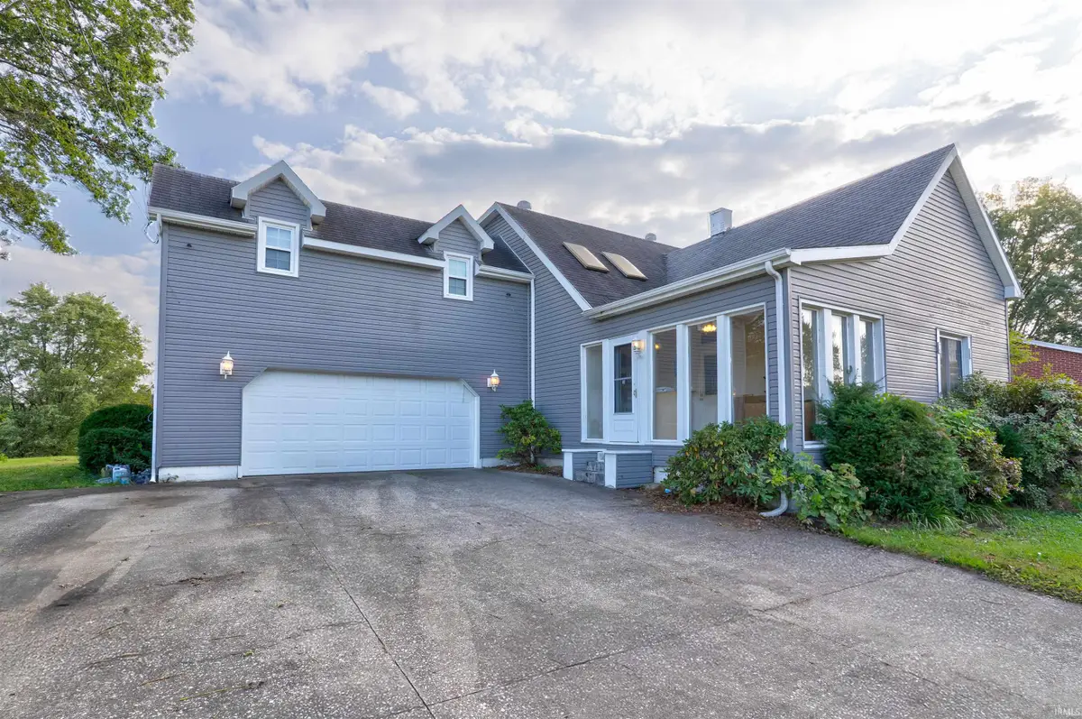 415 E 1st Avenue, Huntingburg, IN 47542 - Image #1