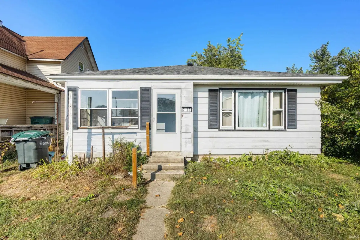 2107 S Elm Street, Muncie, IN 47302 - #1