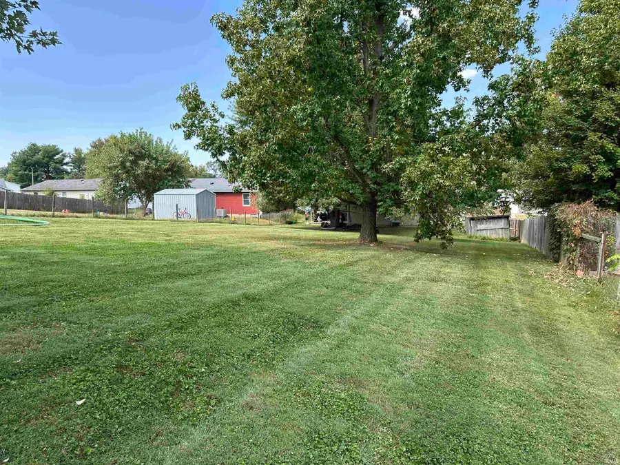 527 W Potowatami Drive, Ellettsville, IN 47429 - Image #3