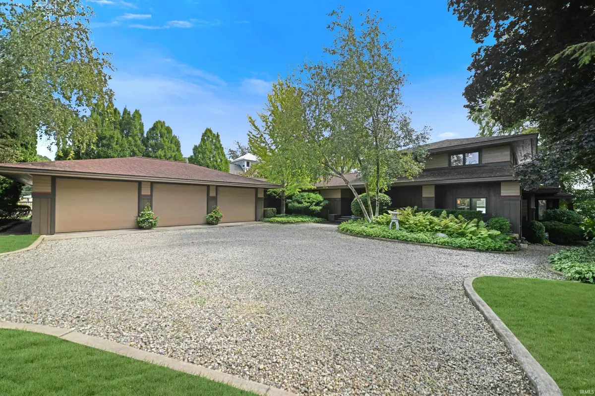 1135 E Northshore Drive, Syracuse, IN 46567 - #1