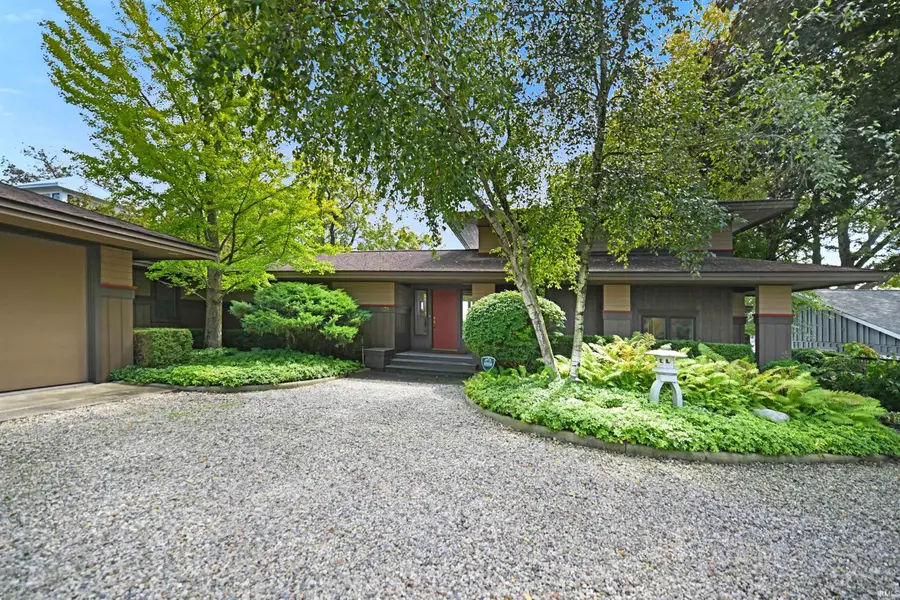 1135 E Northshore Drive, Syracuse, IN 46567 - #2