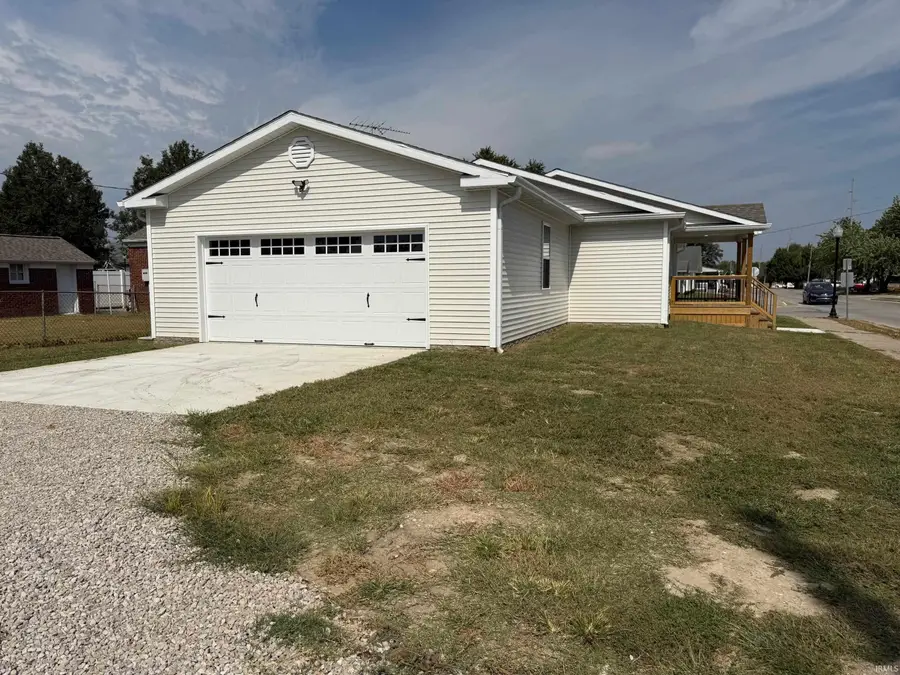 389 NE H Street, Linton, IN 47441 - Image #2