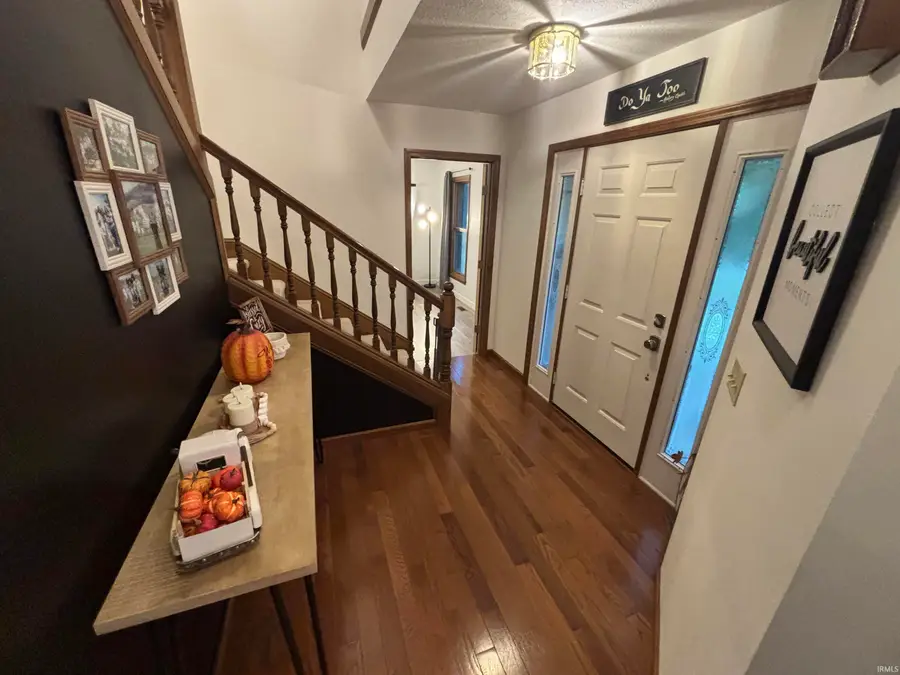 1015 N Honeysuckle Lane, Vincennes, IN 47591 - Image #2