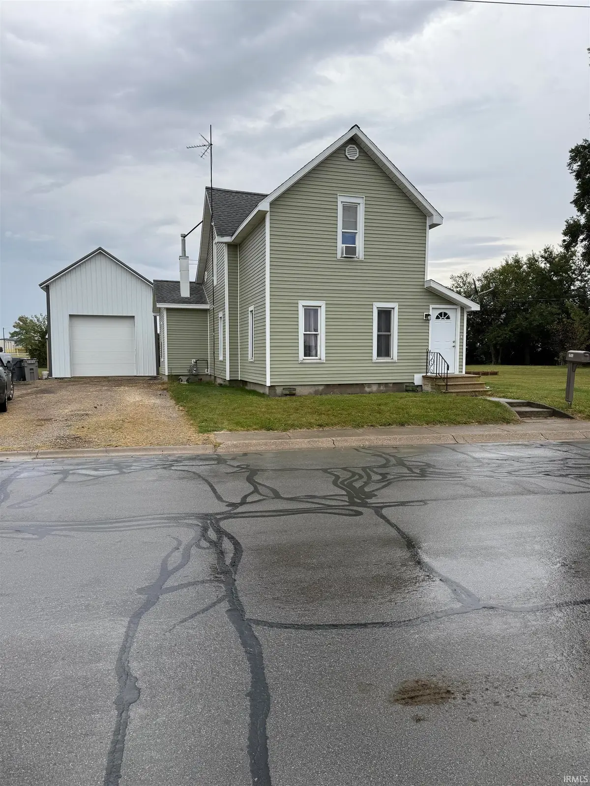 609 Welty Street, Berne, IN 46711 - Image #1