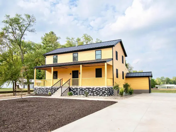 115 E Wolcott Street, Wolcottville, IN 46795