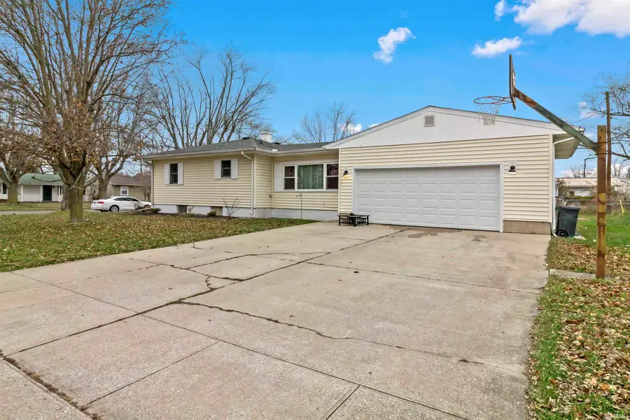 402 N Keal Avenue, Marion, IN 46952 - Image #2