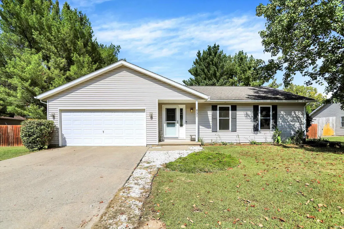 857 E Meadowlands Drive, Ellettsville, IN 47429 - Image #1