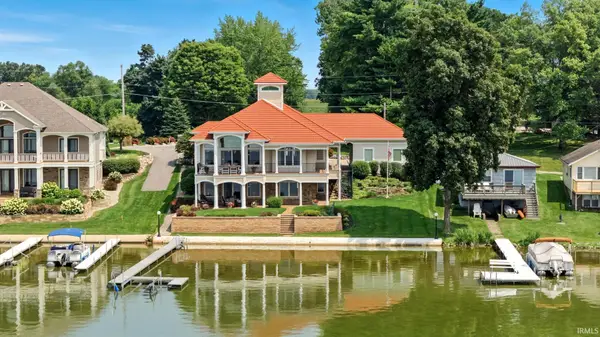 4800 S 930 E Road, Wolcottville, IN 46795