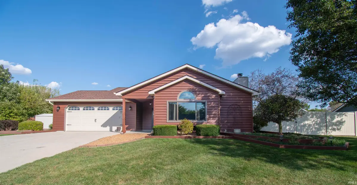 210 Knoll Ridge Boulevard, Kendallville, IN 46755 - Image #1