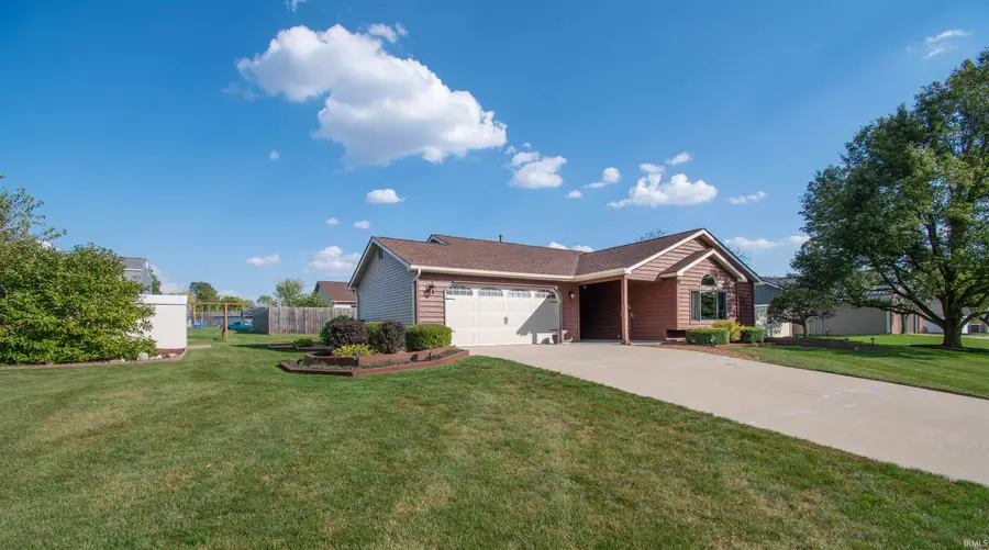 210 Knoll Ridge Boulevard, Kendallville, IN 46755 - Image #2